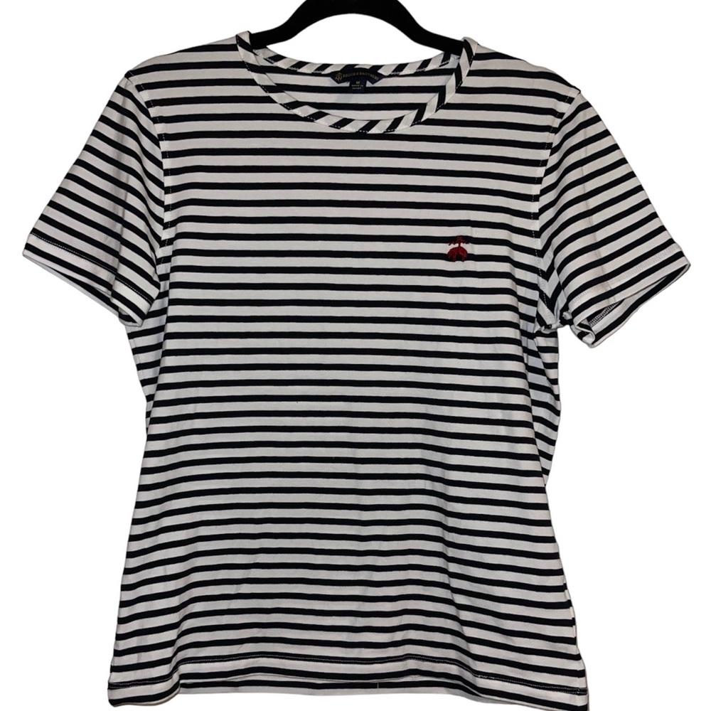 Woman’s Brooks Brothers T-shirt Size M